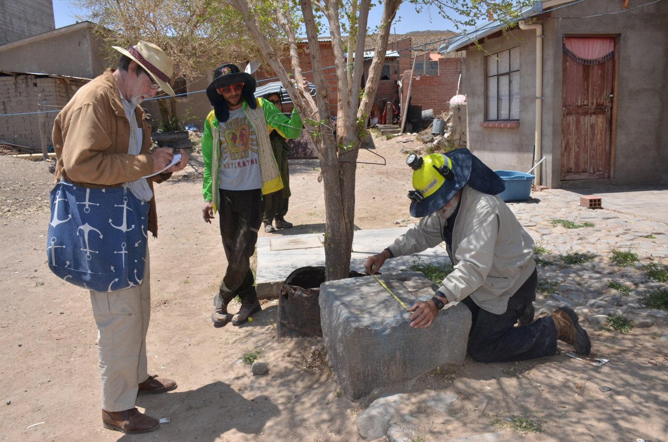 Stone block Pampa Aullagas