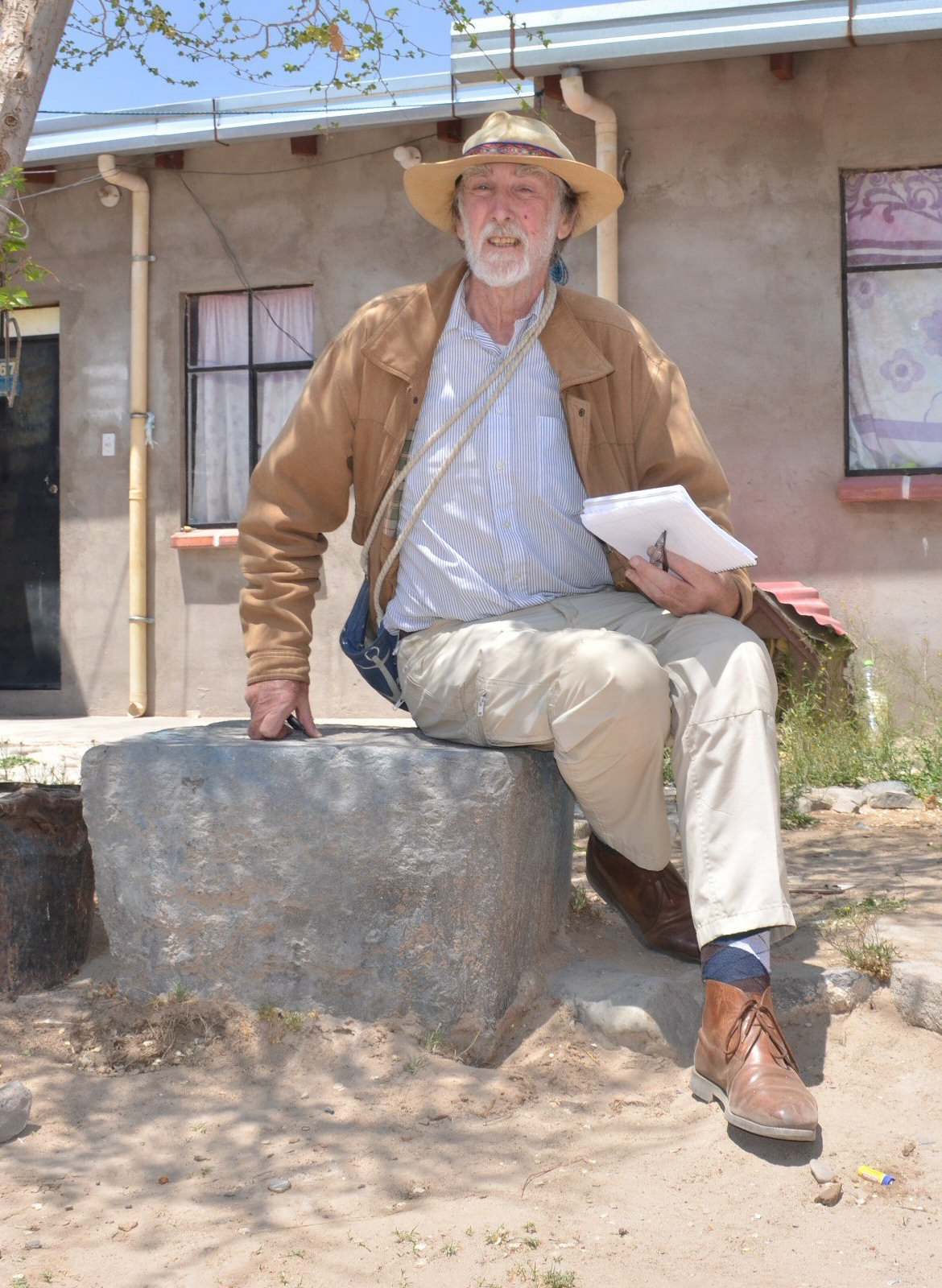 Jim Allen with black stone at Pampa Aullagas