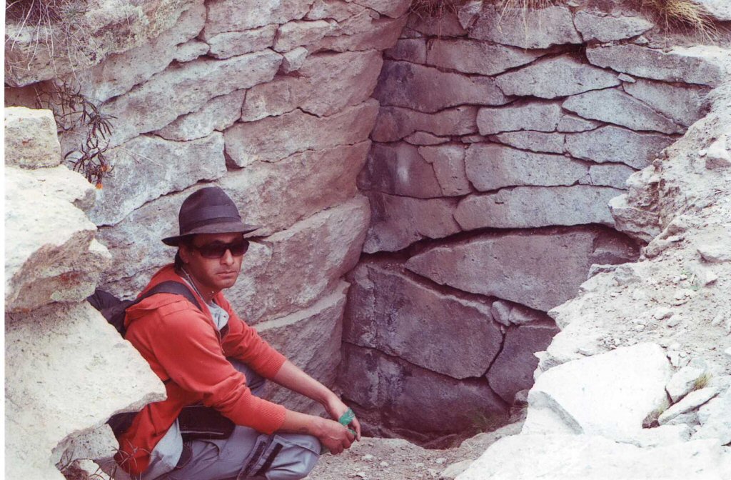 entrance inca pukara Bolivia