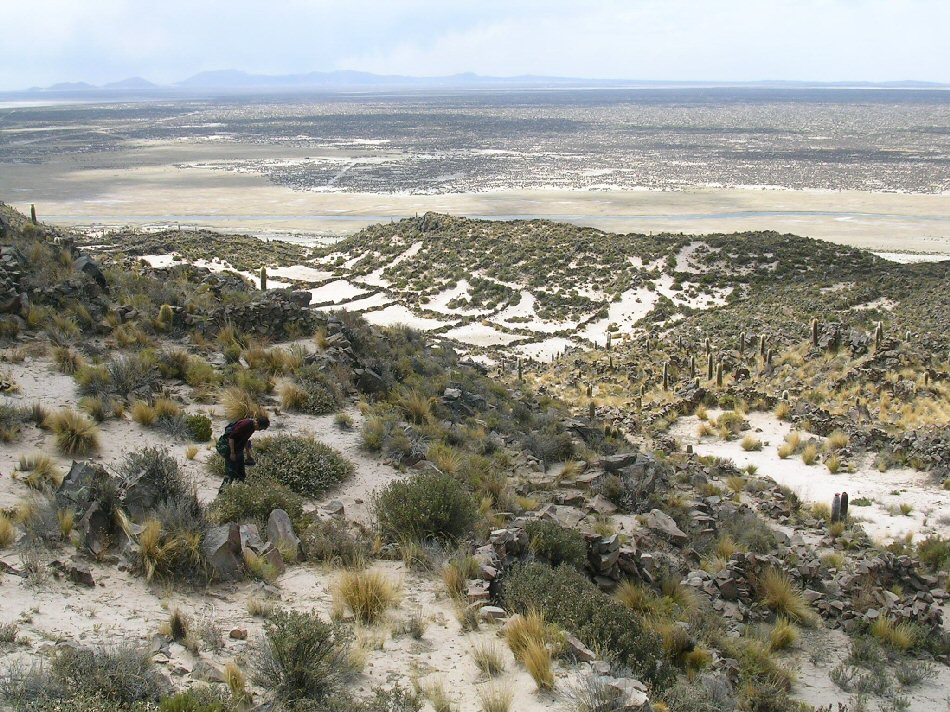 looking for cut stones at Atlantis Pampa Aullagas
