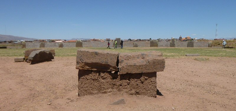 kalasasaya calendar wall viewing position stone