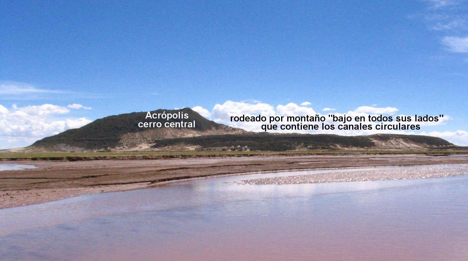 cerro de la atlantida en el centro de la llanura